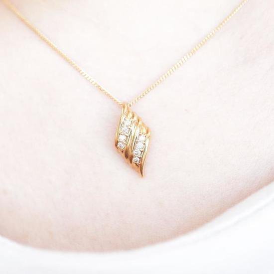 【ファッション通販】 トクトク 大特価 お花モチーフ ブラックダイヤモンド トップ - ネックレス