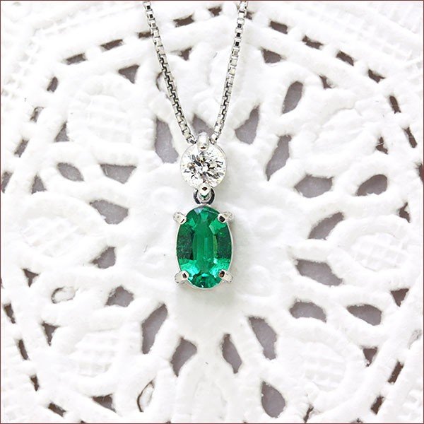 高評価の贈り物 pt900エメラルド、ダイヤモンドネックレス - ネックレス