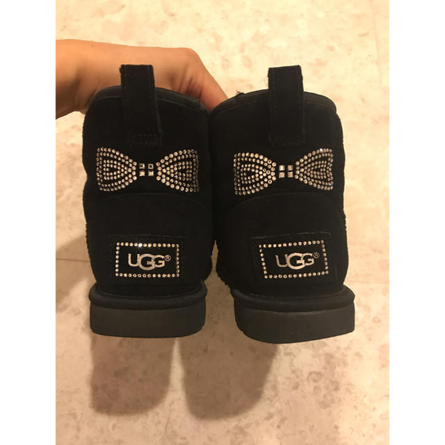 最新エルメス UGG 24cm ブラック ボウ クリスタル クラシックミニ - ブーツ