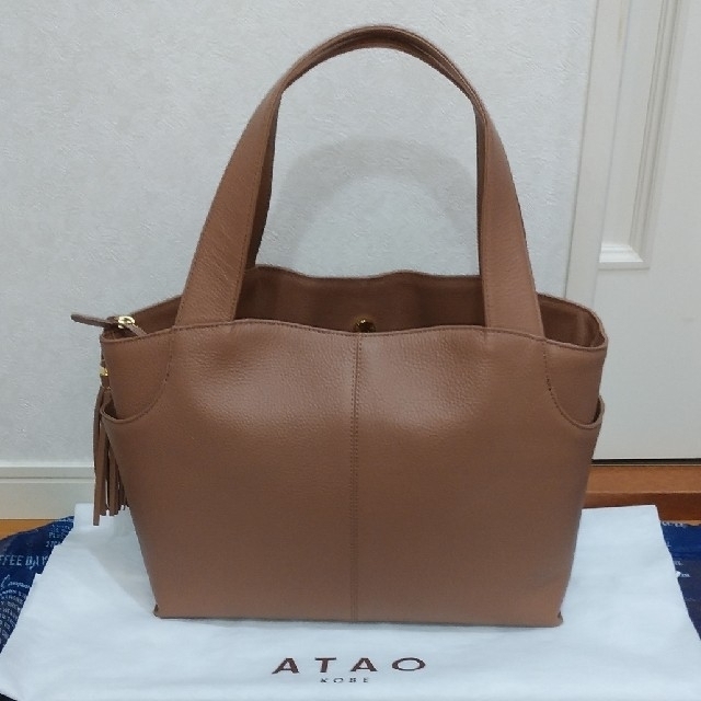 【返品不可】 アタオ バッグ ファンクヴィ アーモンド - ビジネスバッグ