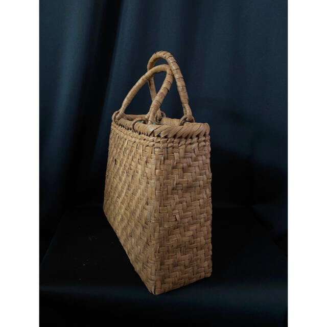 オンラインショップ 国産蔓使用 サイズL 匠の技 職人手編み 網代編み 山葡萄籠バッグ リング取手 - かごバッグ