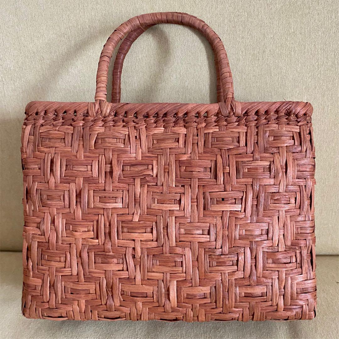 オンラインショップ 国産蔓使用 サイズL 匠の技 職人手編み 網代編み 山葡萄籠バッグ リング取手 - かごバッグ