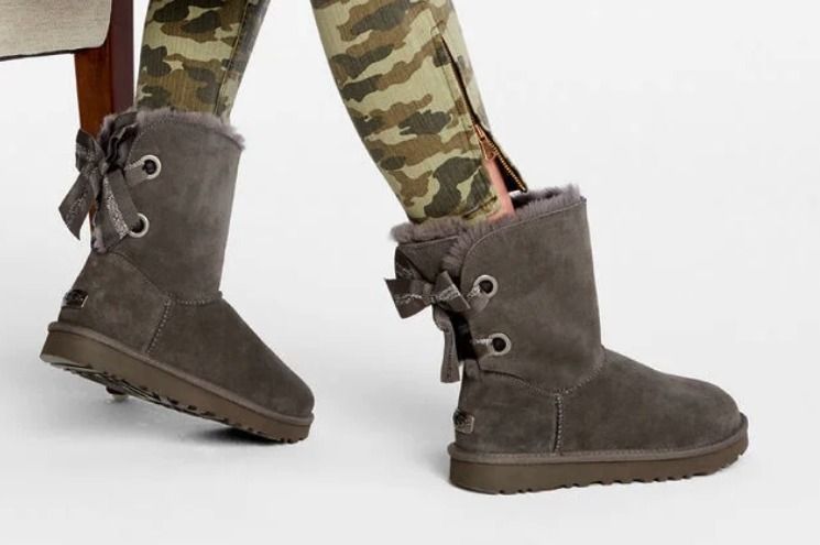 超話題新作 UGG カスタマイズ ムートンブーツ - ブーツ