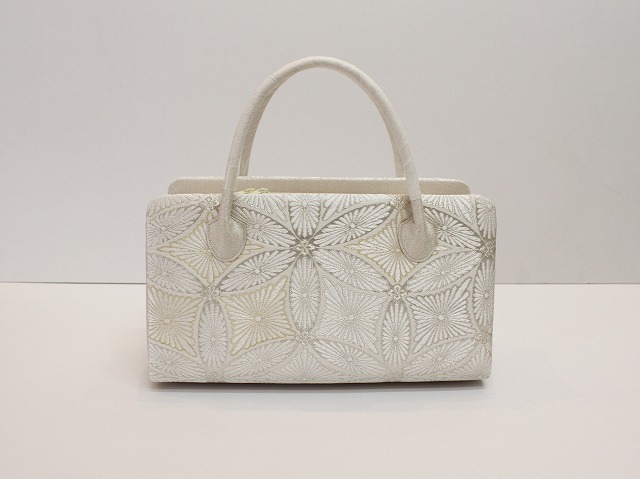 【 新品 】 衿秀 グリーン シルクガード加工 正絹 和装バッグ 利休バッグ 横長 - 和装用バッグ