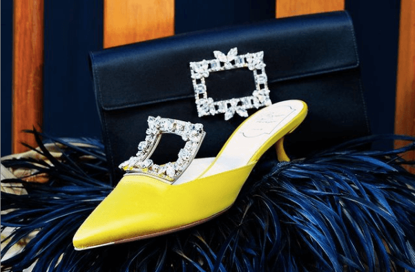 お手軽価格で贈りやすい ロジェヴィヴィエの靴 - スニーカー